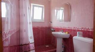 Гостиница Guest House Garant Судак Улучшенный трехместный номер-5