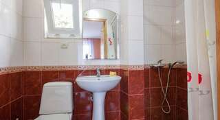 Гостиница Guest House Garant Судак Улучшенный трехместный номер-20