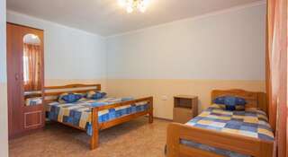 Гостиница Guest House Garant Судак Улучшенный трехместный номер-6