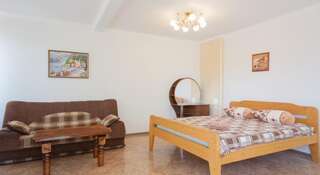 Гостиница Guest House Garant Судак Улучшенный трехместный номер-23