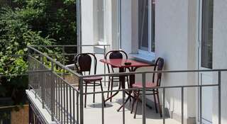 Гостиница Guest House Garant Судак Семейный люкс с балконом-1