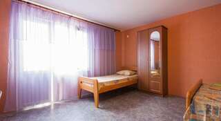 Гостиница Guest House Garant Судак Улучшенный трехместный номер-19