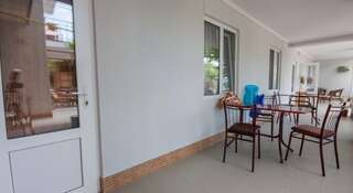 Гостиница Guest House Garant Судак Трехместный номер с террасой-8